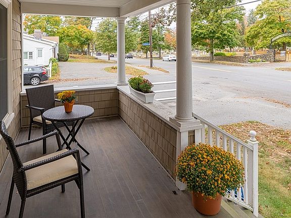 4th image of 413 Essex St