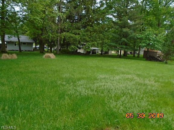 5th image of 8490 Parkdale Dr
