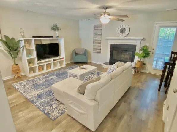 5530 Campus Dr, Virginia Beach, VA 23462