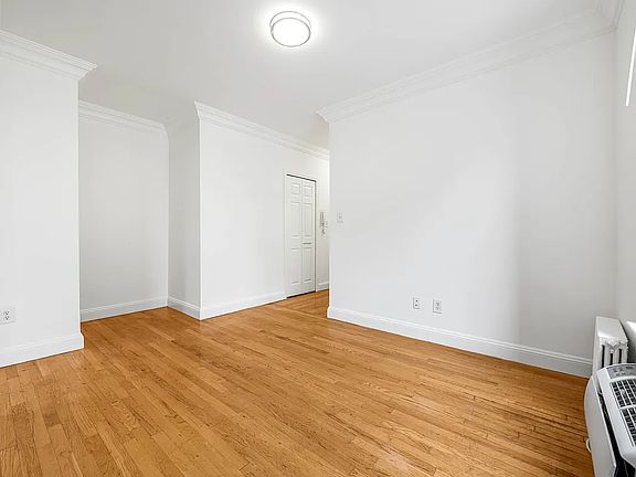 2nd image of 310 E 19th St APT 13