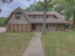7036 S Birmingham Ct, Tulsa, OK 74136