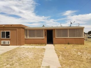 408 S 11th St, Carlsbad, NM 88220