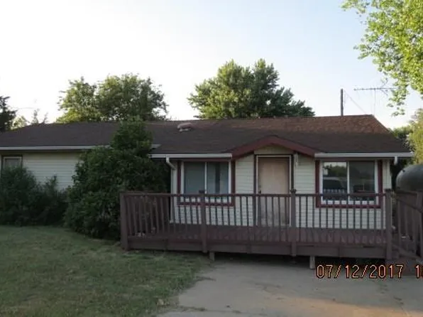 1202 E 95th Ave, Hutchinson, KS 67502