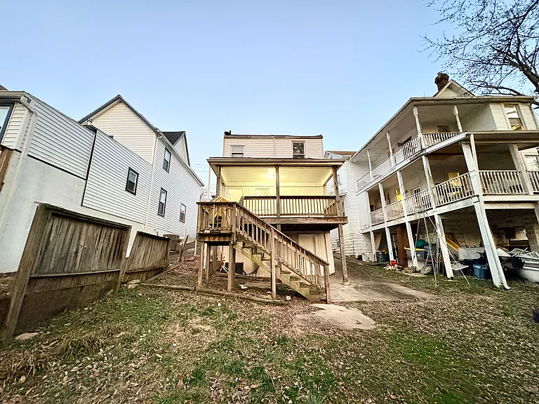 4021 Parkside Dr — Photo 30