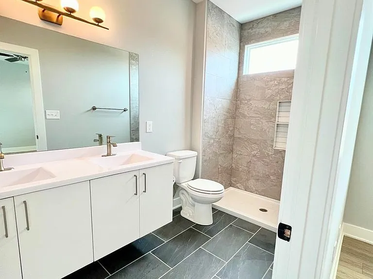 420 Breezewood Dr #224 — Photo 14