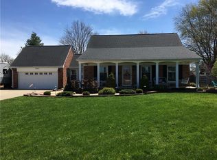 3325 Hillcrest Dr, Columbus, IN 47203