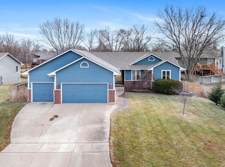 9201 W Meadow Knoll St, Wichita, KS 67205