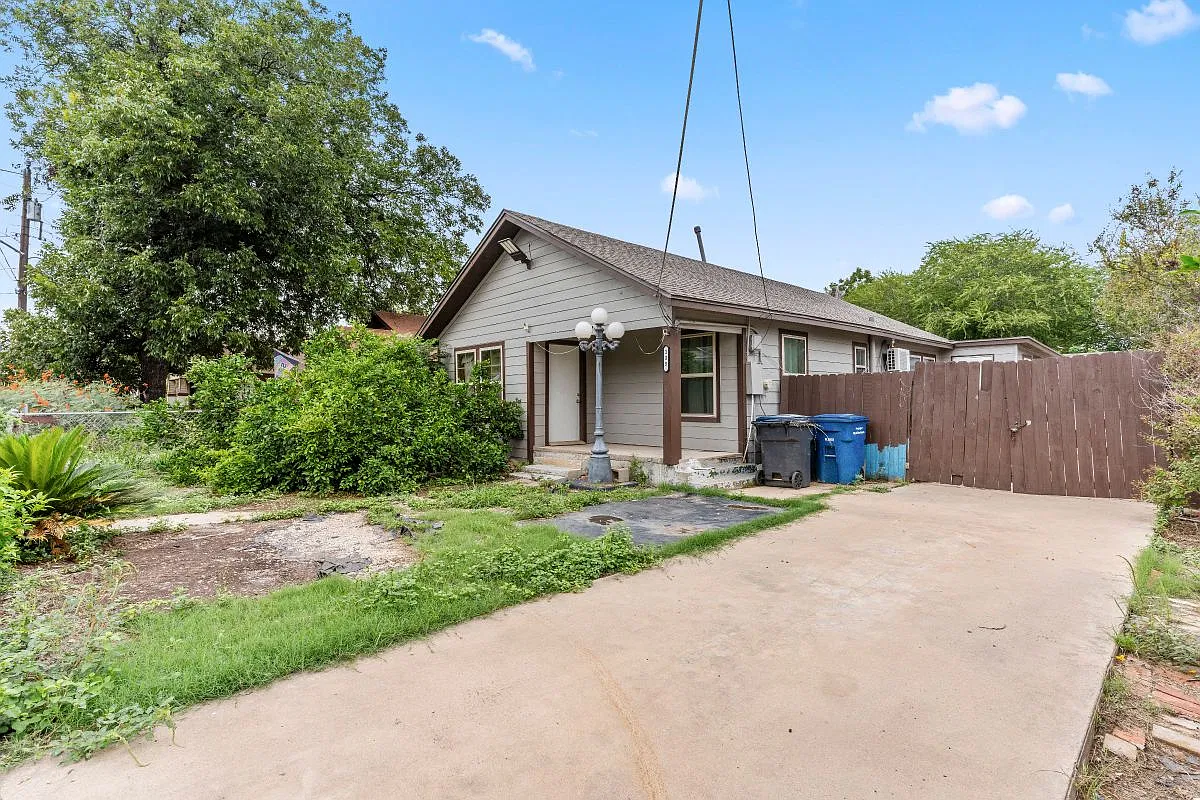 3 bed, 2.0 bath, 1240 sqft, $1,500 — Photo 1