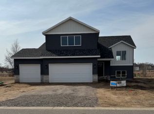 3225 Nottingham Rd S, Saint Cloud, MN 56301