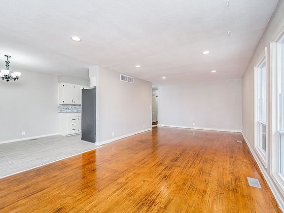 5th image of 2539 S Minneapolis Ave