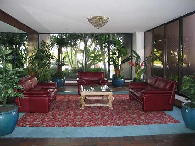 320 Liliuokalani Ave — Photo 26