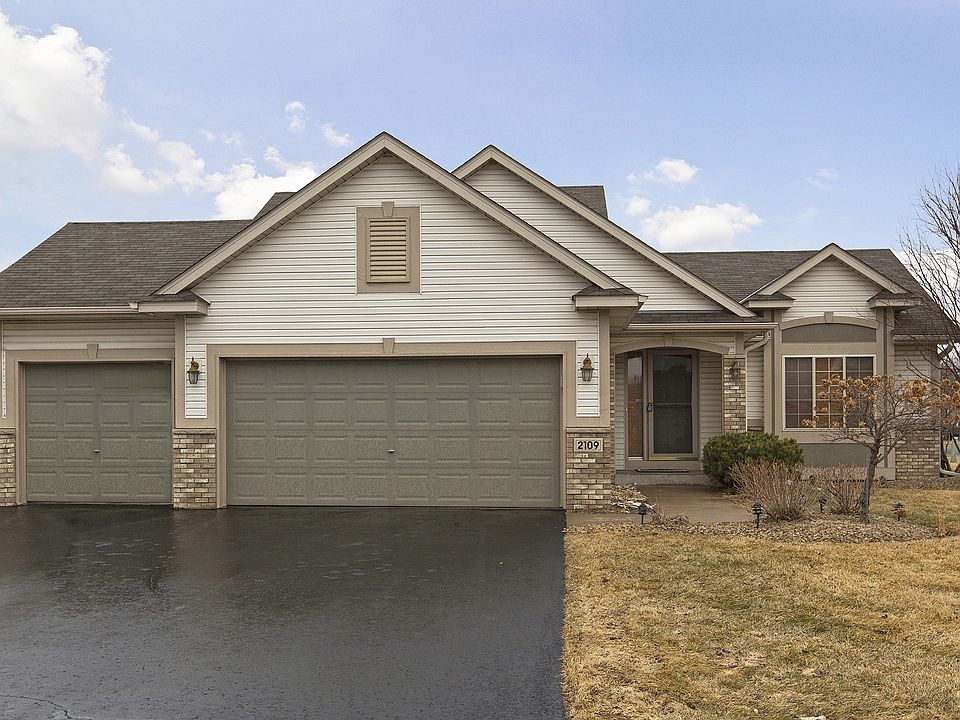 1st image of 2109 127th Ln NE