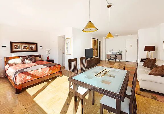 2nd image of 101 W 12th St APT 6T