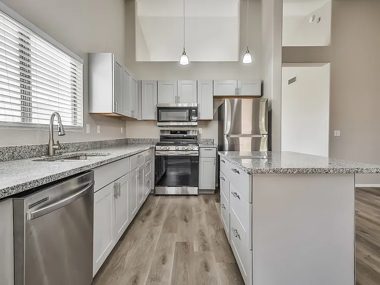 1442 W Orchid Ln — Photo 3