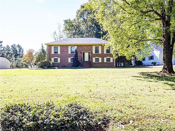 2nd image of 213 Timberwood Trce