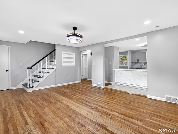 4th image of 46 North Cliff Street