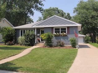 134 E Jackson St, Villa Park, IL