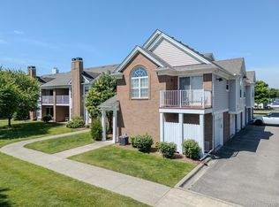 46254 Cavalier Dr, Macomb, MI 48044