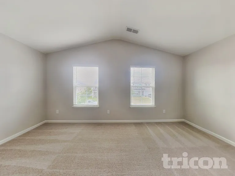 6858 Keeneland Dr — Photo 7