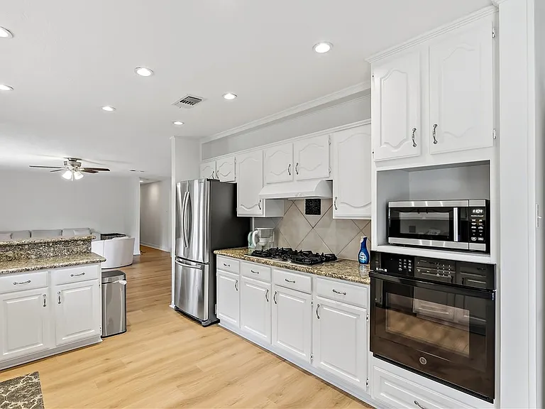 1405 Lawyer St — Photo 16
