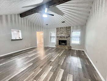 2nd image of 1014 Camellia Ln