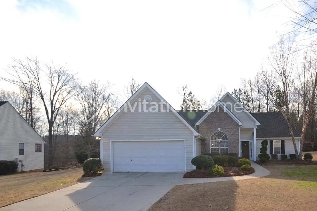 2405 Pemberton Pt Buford, GA 30519 — Photo 1