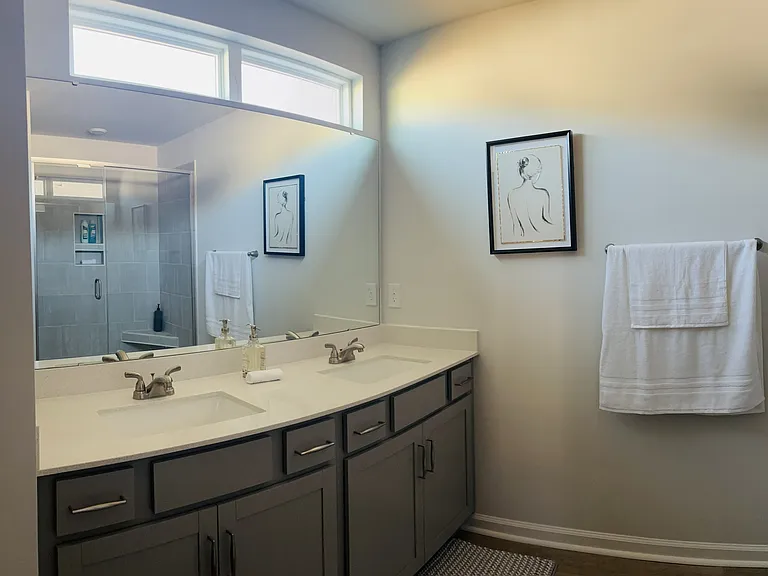 Sloan Dr — Photo 11