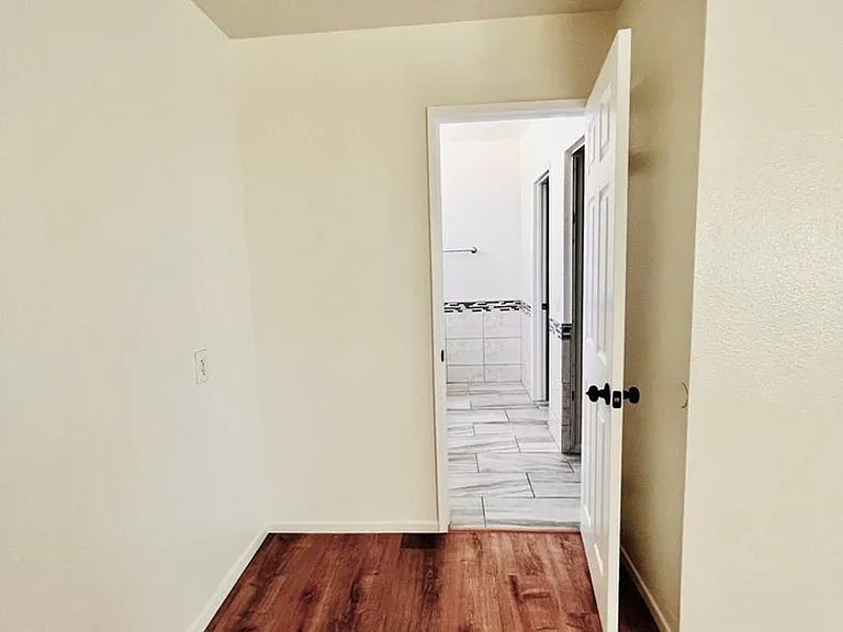 937 Shadow Lake Dr — Photo 12
