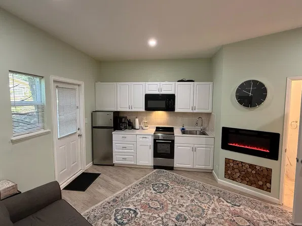 399 Old Mill Pond Rd #2, Los Gatos, CA 95033