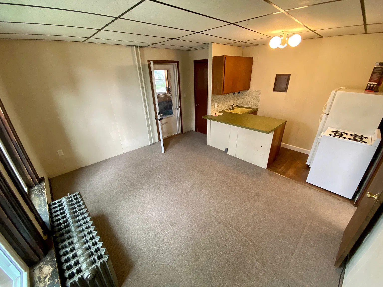 Studio, $600 — Photo 2