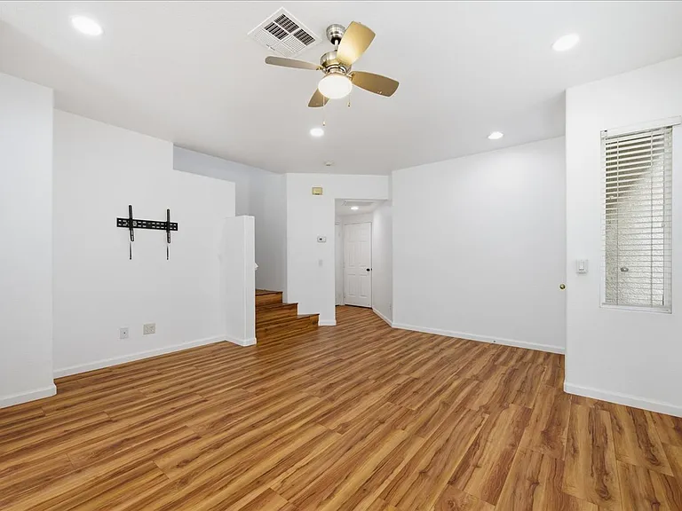 10294 Scripps Poway Pkwy #5 — Photo 27