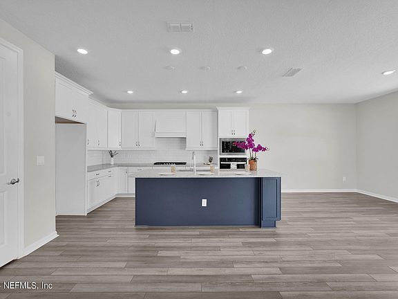 5th image of 928 ROOSTER HOLLOW Way