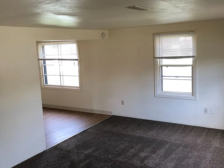 502-546 NW Kings Blvd #2010-2014 — Photo 14