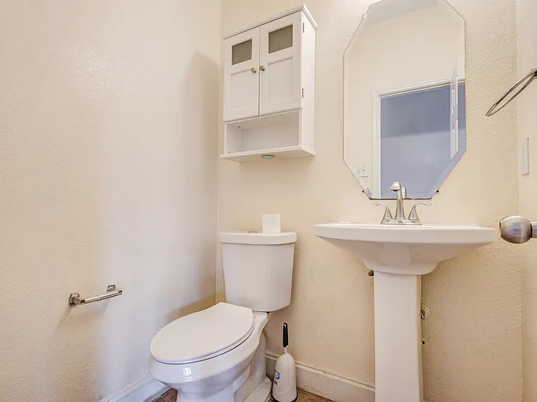 6107 Lakecrest Dr — Photo 22