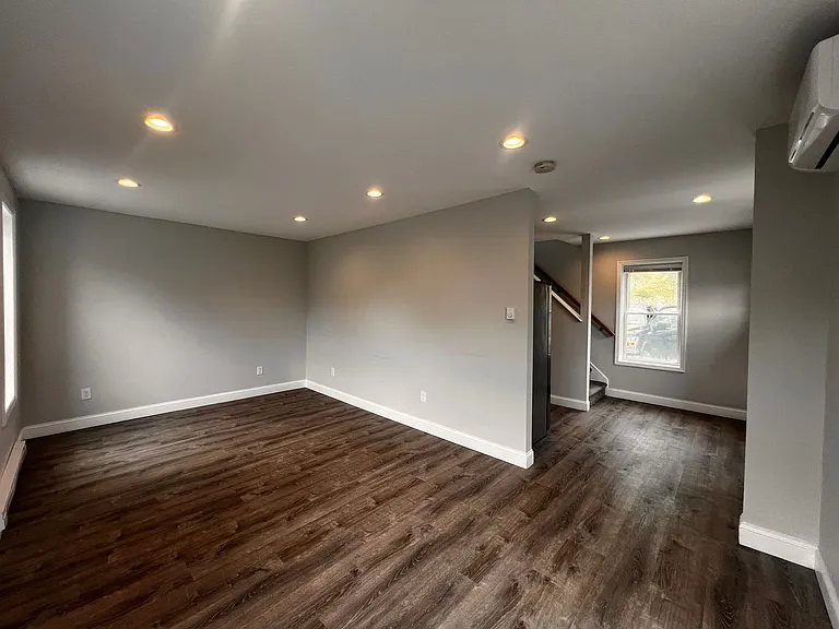 131 Main St — Photo 6