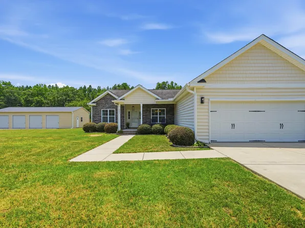 121 Edistodane Ln, Ridgeville, SC 29472