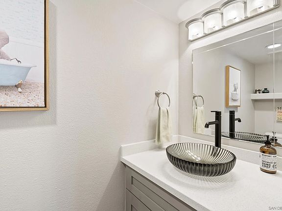 5th image of 4790 70th St Unit 6