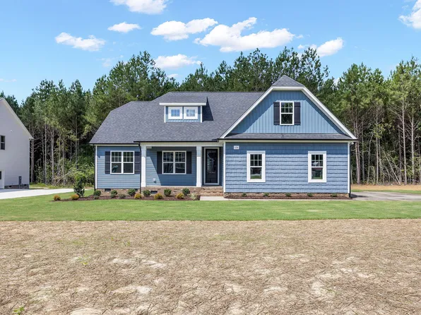 124 Freedom Ridge Dr, Smithfield, NC 27577