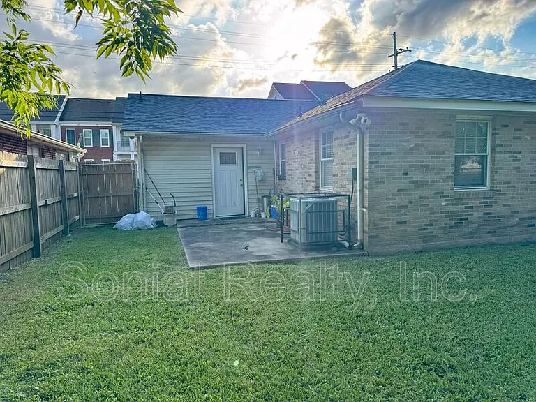 4019 Hamburg St — Photo 11