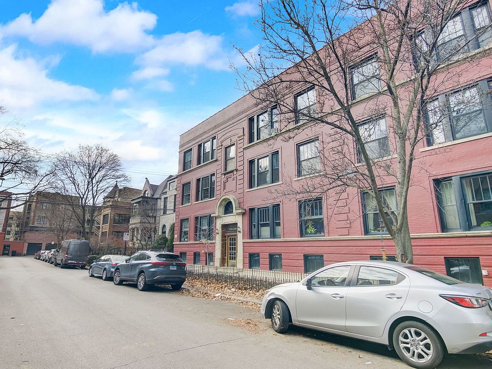 1st image of 3168 N Pine Grove Ave #2