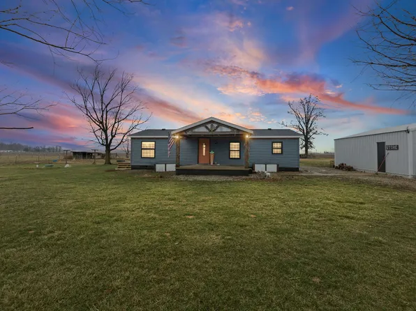 4239 Seven Hills Rd, Odin, IL 62870