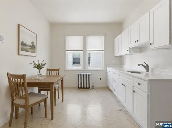 265 N 17th St, Bloomfield, NJ 07003