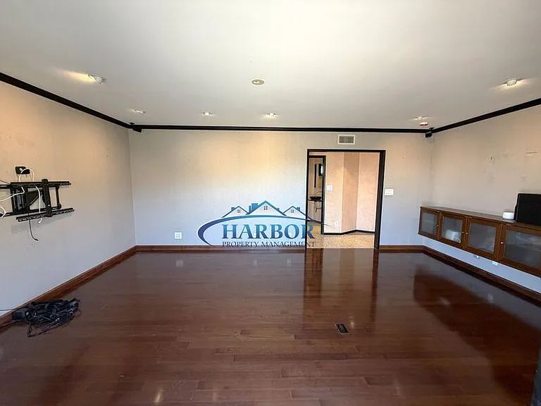 2315 Sparta Dr — Photo 7