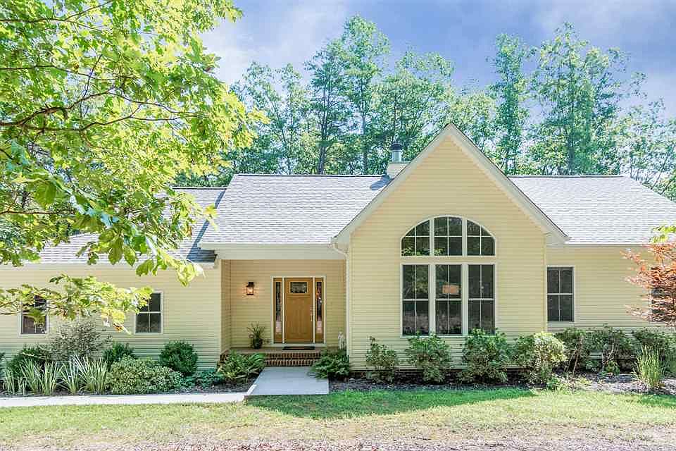 1st image of 265 Fox Hollow Ln