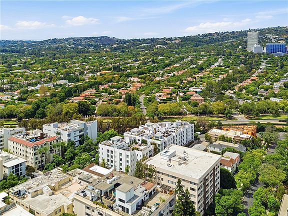3rd image of 450 N Palm Dr Unit 407