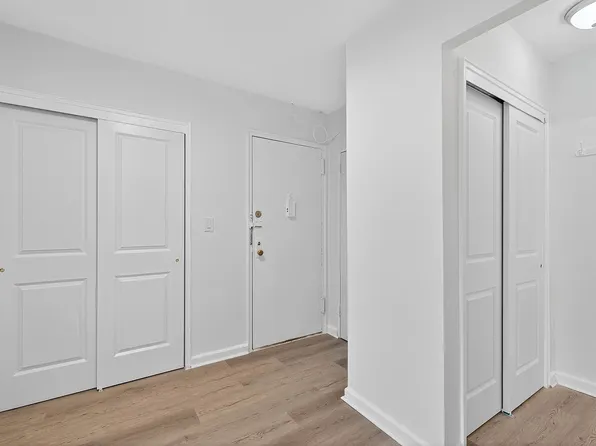 7520 Ridge Boulevard image 5 of 21