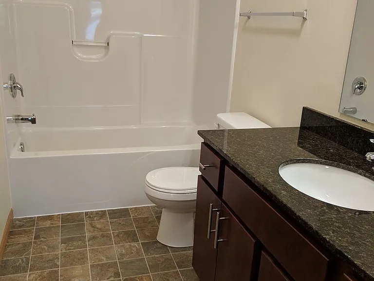 West Lake II Apartments — Photo 48