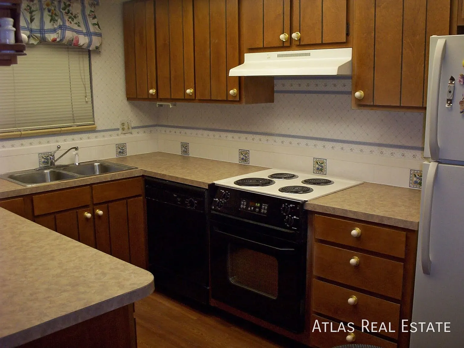 Iris Street Townhomes — Photo 2