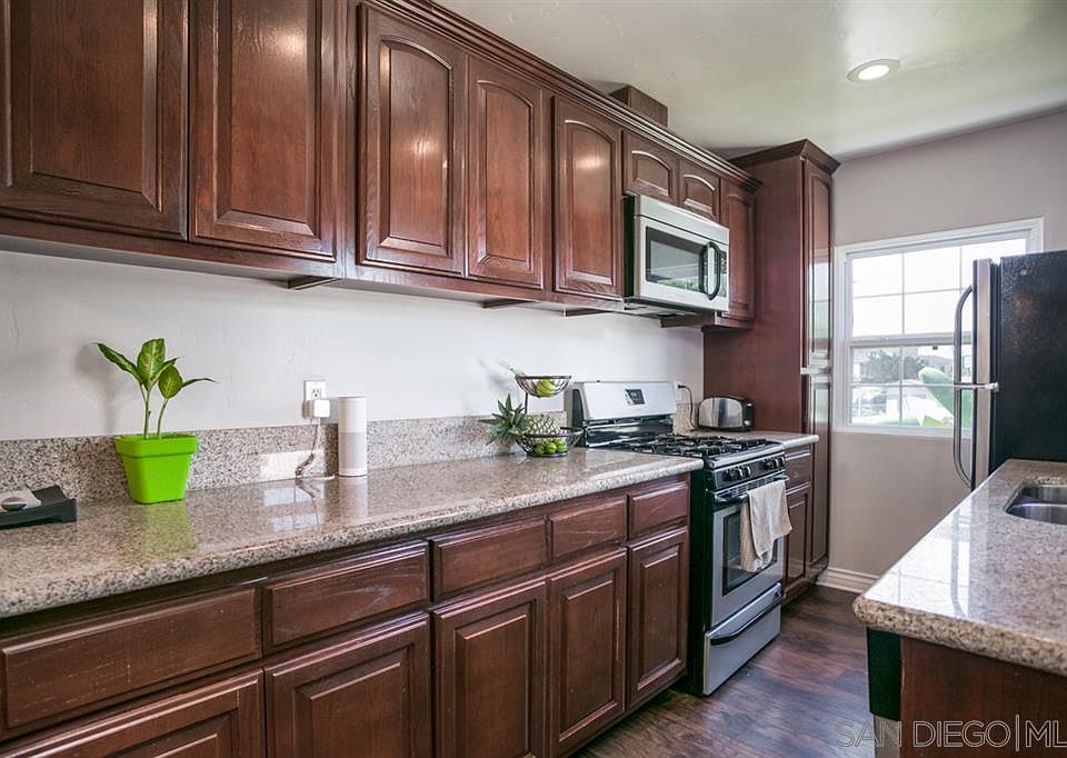 1st image of 2165 Flintridge Dr