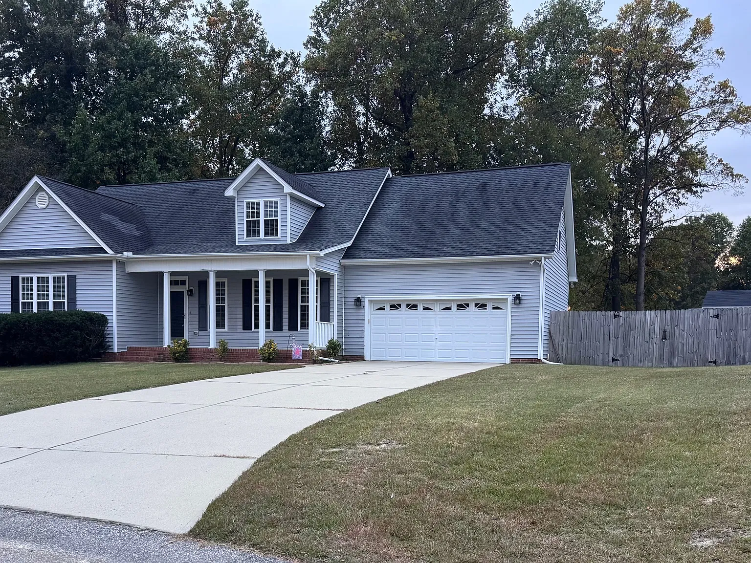 3 bed, 2809 sqft, $2,100 — Photo 1